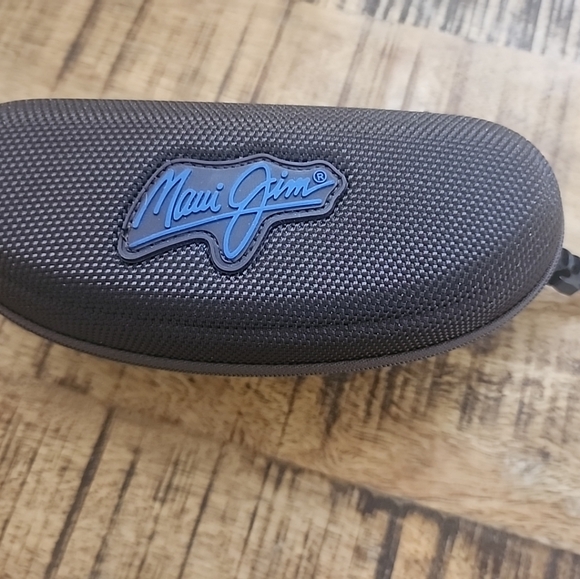 Unworn Maui Jim Polarized 402-02 Sunglasses W/ Hard Case & Floral Protective Bag - Picture 10 of 12